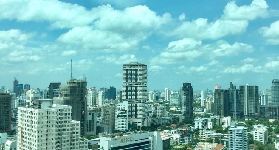 Condo en venta de 3 habitaciones en Khlong Toei, Bangkok