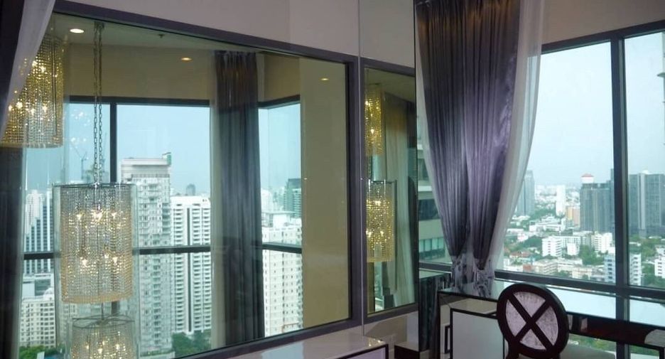 Condo en venta de 3 habitaciones en Khlong Toei, Bangkok