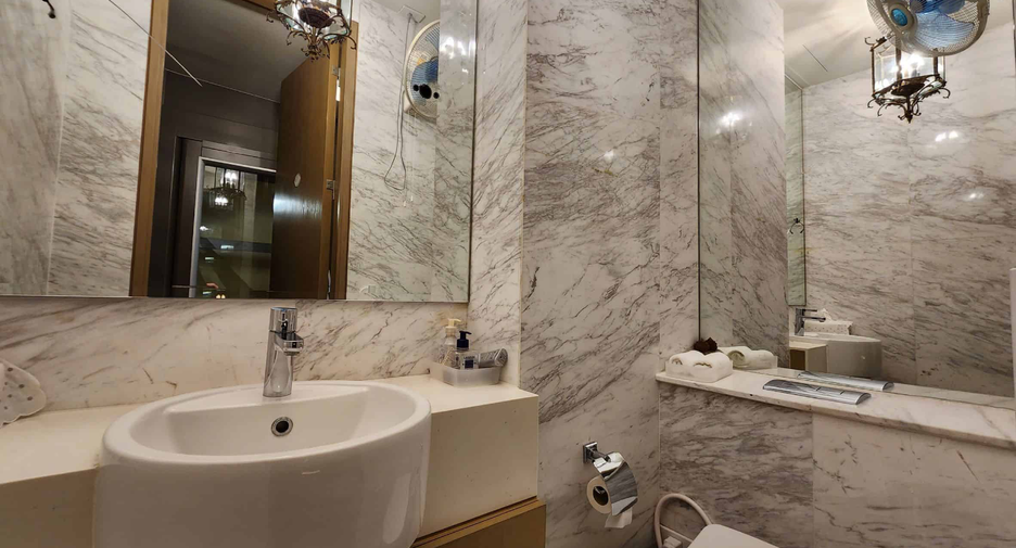 Wohnung zur Miete und zum Kauf mit 3 Zimmer in Sathon, Bangkok