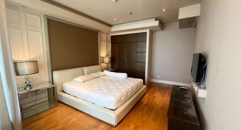 Condo en alquiler de 3 habitaciones en Sathon, Bangkok