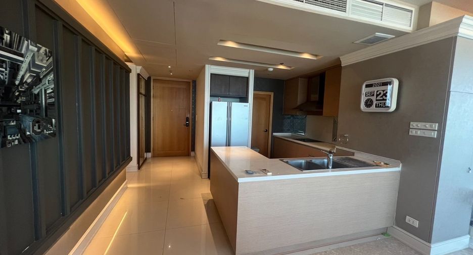 Condo en alquiler de 3 habitaciones en Sathon, Bangkok