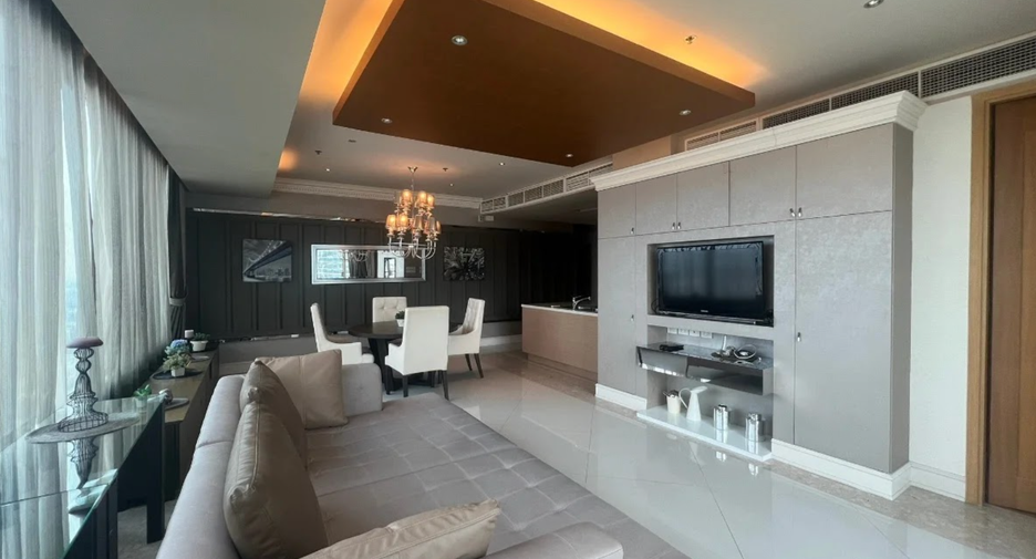 Condo en alquiler de 3 habitaciones en Sathon, Bangkok