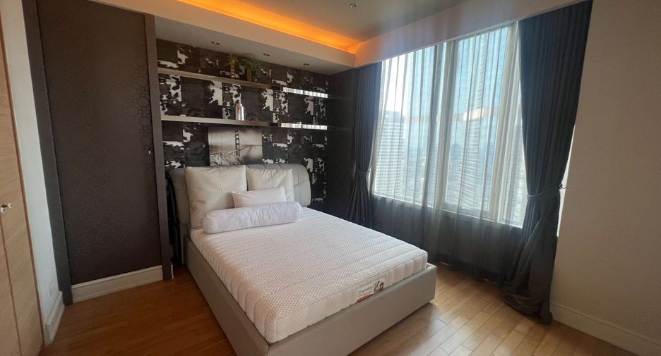 Condo en alquiler de 3 habitaciones en Sathon, Bangkok