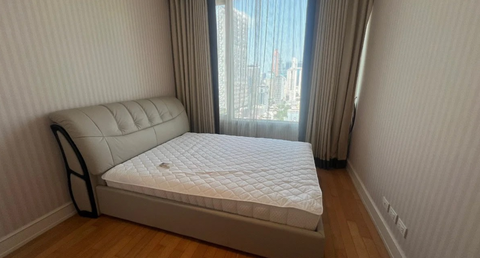 Condo en alquiler de 3 habitaciones en Sathon, Bangkok