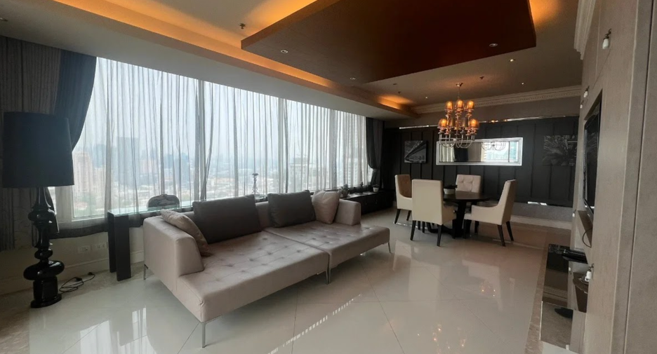 Condo en alquiler de 3 habitaciones en Sathon, Bangkok