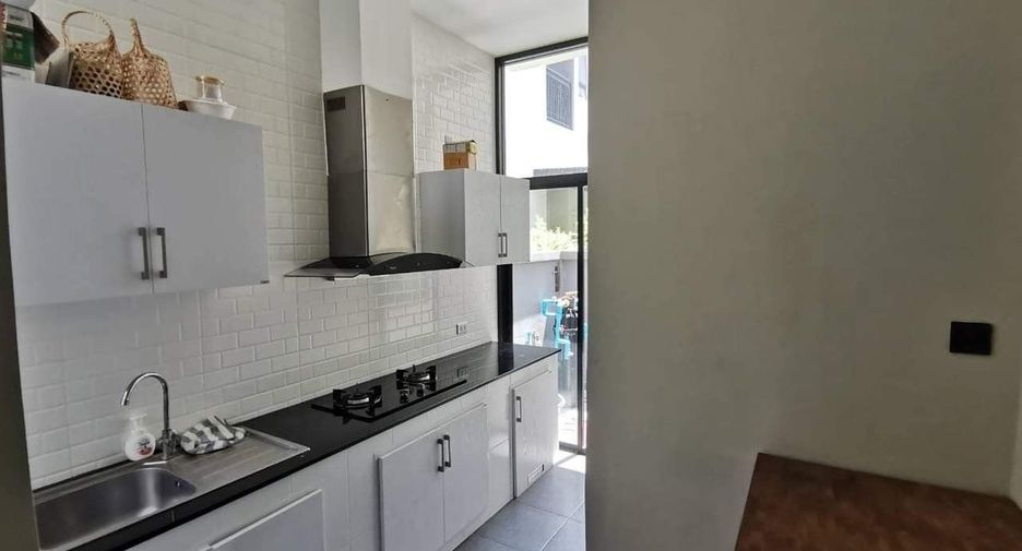 For rent and for sale 4 bedrooms house in Suan Luang, Bangkok