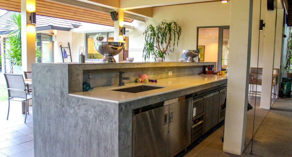 For rent and for sale 5 bedrooms villa in Thalang, Phuket