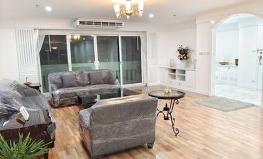 For rent 4 bedrooms condo in Khlong Toei, Bangkok
