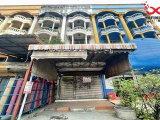 For sale 3 bed retail Space in Bang Khen, Bangkok