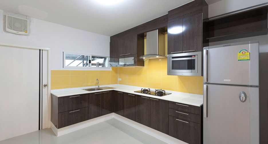 For rent 2 bedrooms house in Wang Thonglang, Bangkok