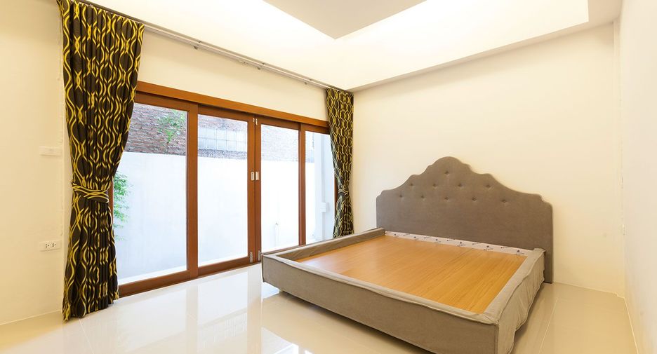 For rent 2 bedrooms house in Wang Thonglang, Bangkok