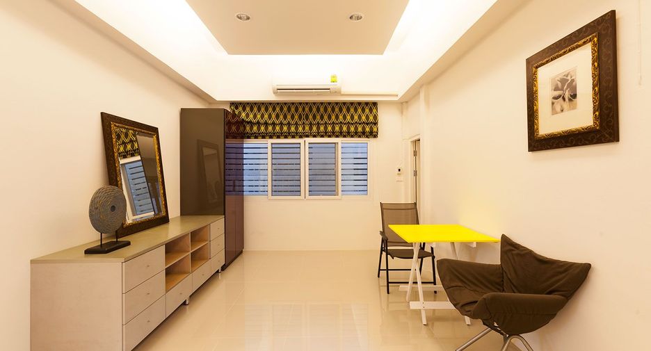 For rent 2 bedrooms house in Wang Thonglang, Bangkok