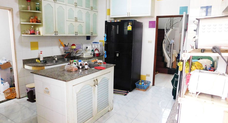 Haus zum Kauf mit 6 Zimmer in Ban Chang, Rayong