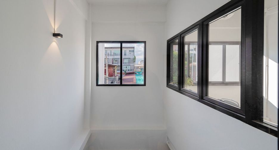 Reihenhaus zur Miete und zum Kauf mit 3 Zimmer in Bang Kho Laem, Bangkok