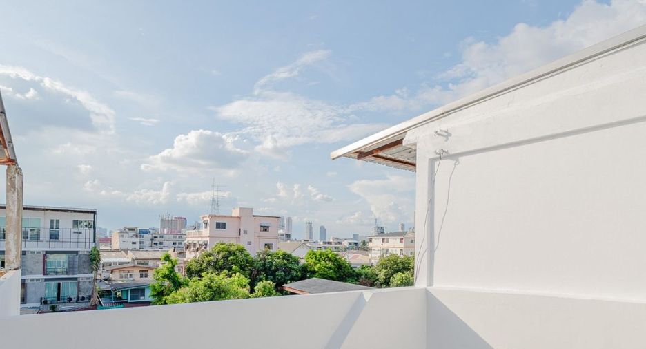 Reihenhaus zur Miete und zum Kauf mit 3 Zimmer in Bang Kho Laem, Bangkok