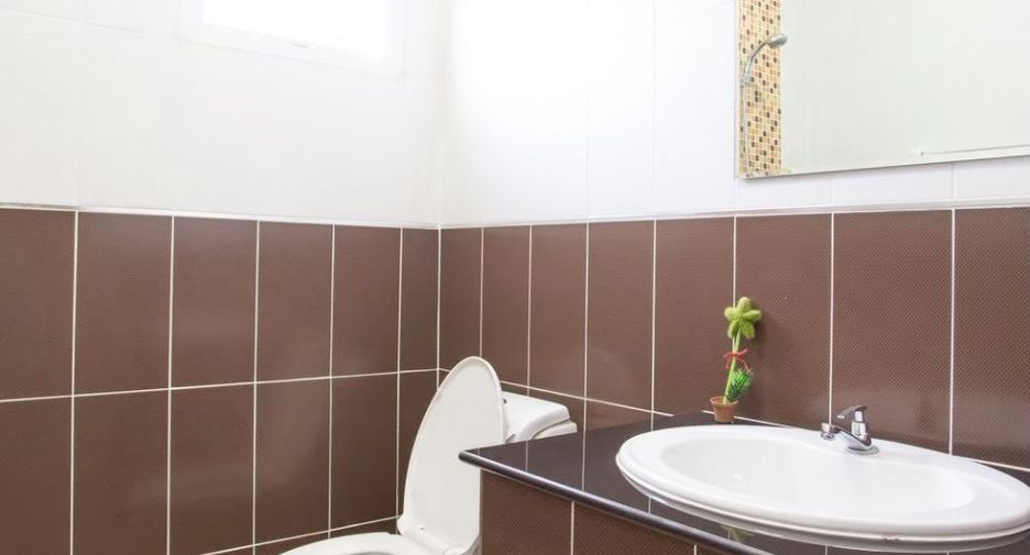 For sale 3 bedrooms townhouse in Khlong Luang, Pathum Thani