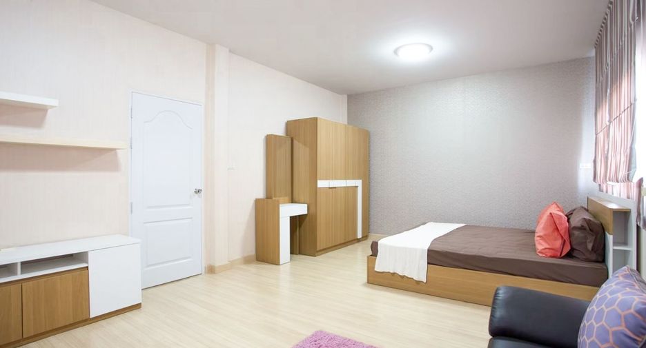 For sale 3 bedrooms townhouse in Khlong Luang, Pathum Thani