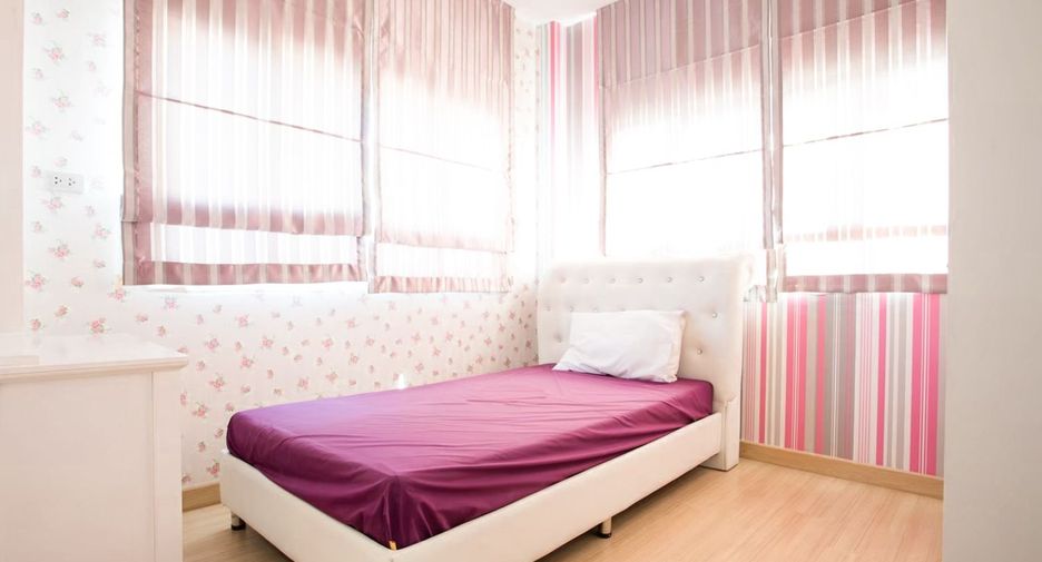 For sale 3 bedrooms townhouse in Khlong Luang, Pathum Thani