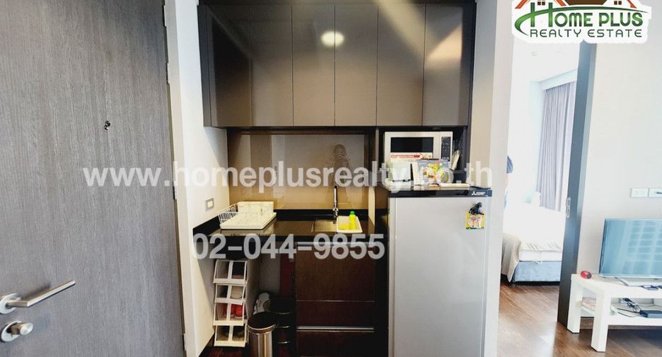 For sale 1 bed condo in Khlong Toei, Bangkok