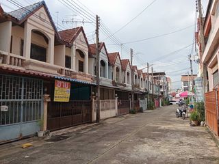 For sale 2 bed townhouse in Mueang Phitsanulok, Phitsanulok