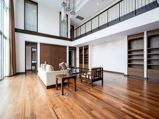 For rent 4 bedrooms condo in Watthana, Bangkok