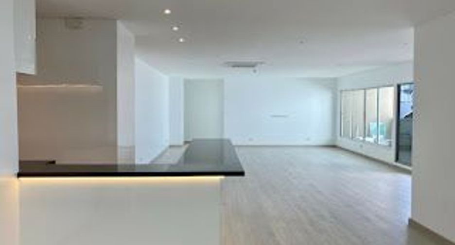 For rent and for sale 2 bedrooms condo in Bang Rak, Bangkok