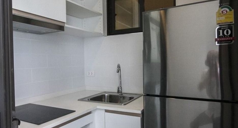 For sale 1 bed condo in Khlong Toei, Bangkok