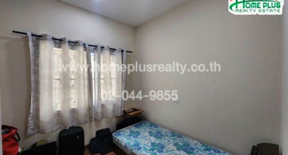 For sale 3 bedrooms townhouse in Mueang Samut Prakan, Samut Prakan