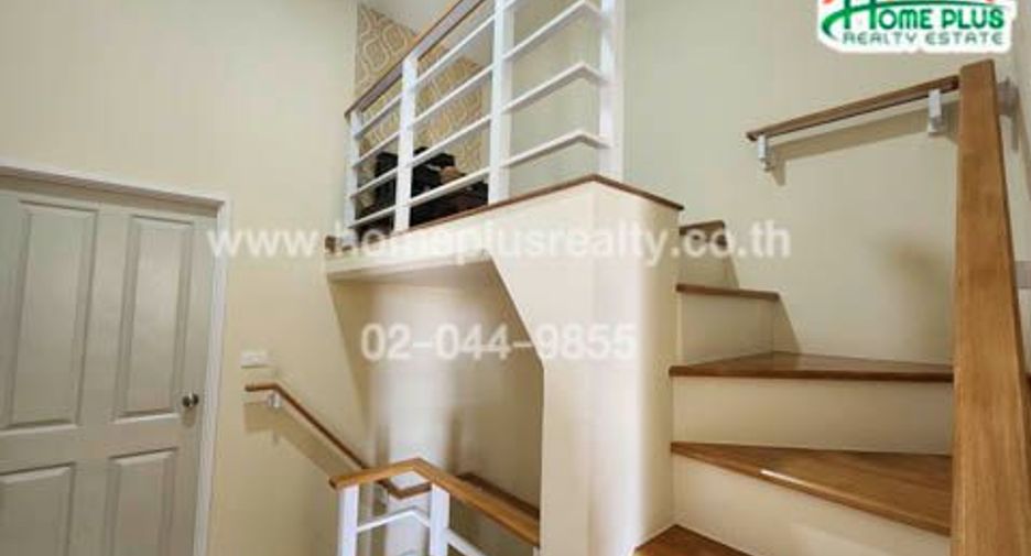 For sale 3 bedrooms townhouse in Mueang Samut Prakan, Samut Prakan