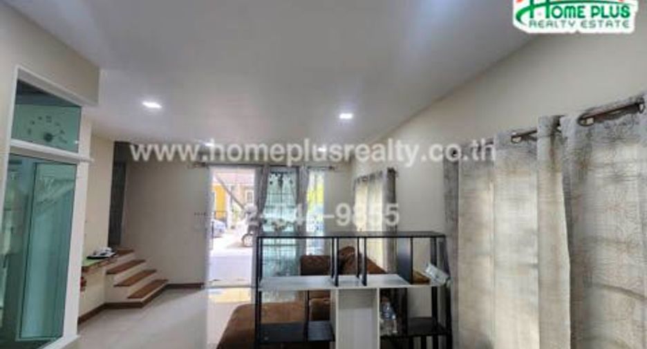 For sale 3 bedrooms townhouse in Mueang Samut Prakan, Samut Prakan