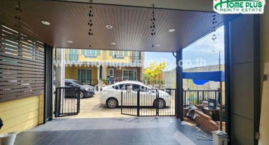 For sale 3 bedrooms townhouse in Mueang Samut Prakan, Samut Prakan