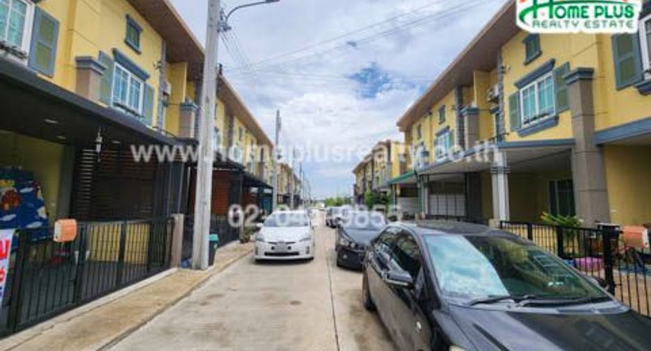 For sale 3 bedrooms townhouse in Mueang Samut Prakan, Samut Prakan