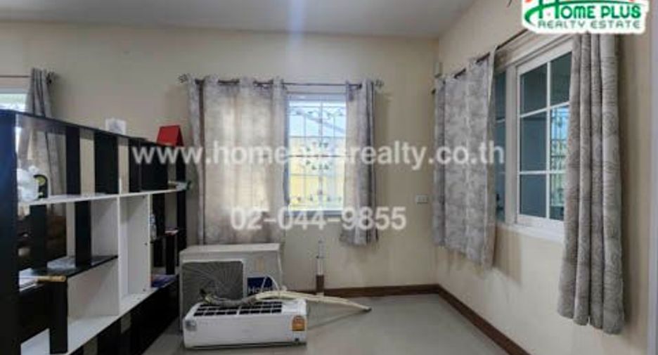 For sale 3 bedrooms townhouse in Mueang Samut Prakan, Samut Prakan
