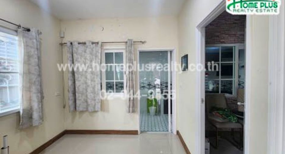 For sale 3 bedrooms townhouse in Mueang Samut Prakan, Samut Prakan