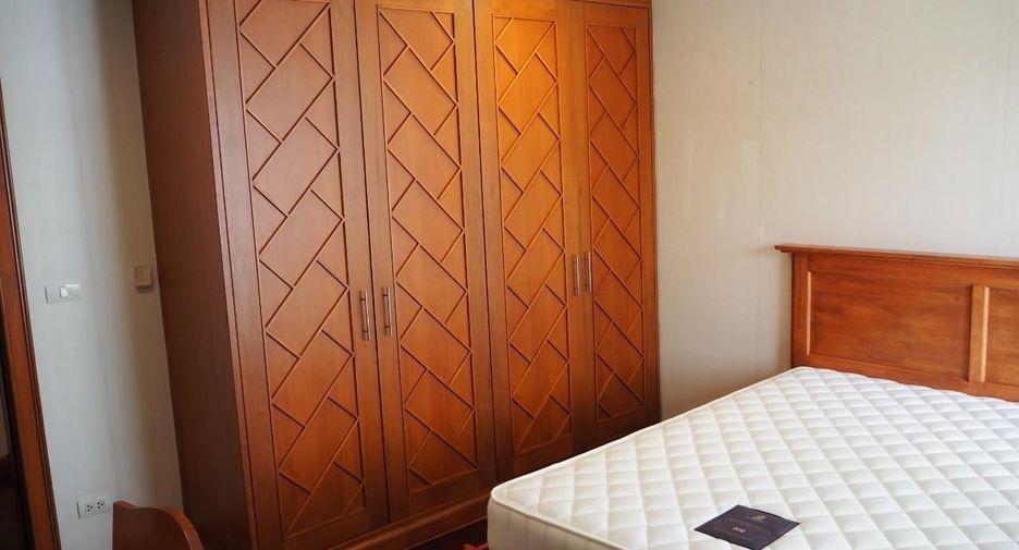 Apartment zur Miete mit 3 Zimmer in Pathum Wan, Bangkok