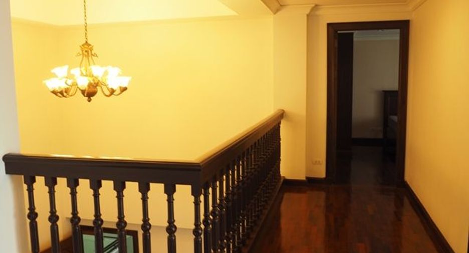 Apartment zur Miete mit 4 Zimmer in Pathum Wan, Bangkok