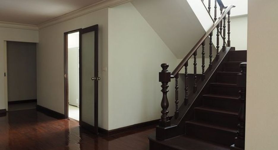 Apartment zur Miete mit 4 Zimmer in Pathum Wan, Bangkok