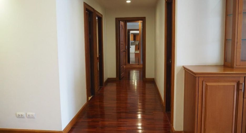 Apartment zur Miete mit 3 Zimmer in Pathum Wan, Bangkok