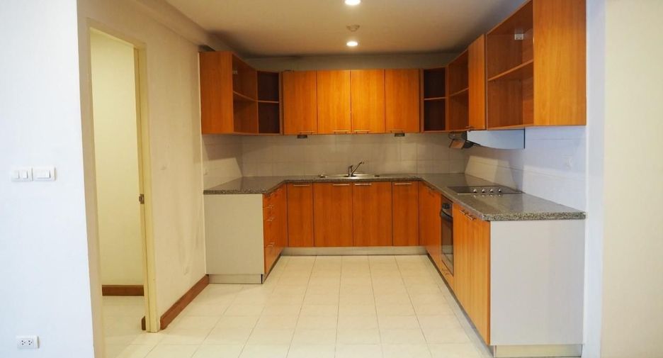 Apartment zur Miete mit 3 Zimmer in Pathum Wan, Bangkok
