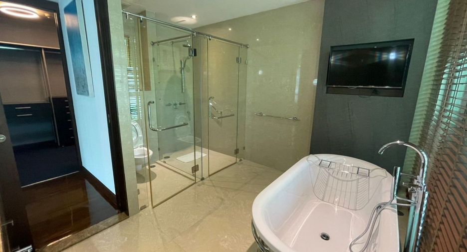 For sale 4 bedrooms condo in Khlong Toei, Bangkok