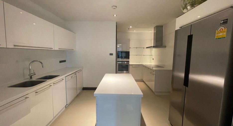 For sale 4 bedrooms condo in Khlong Toei, Bangkok