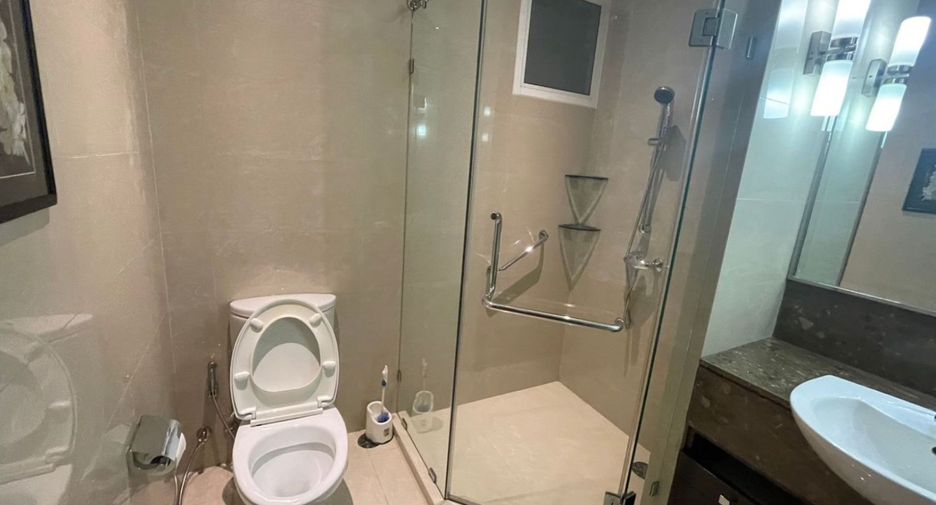 For sale 4 bedrooms condo in Khlong Toei, Bangkok
