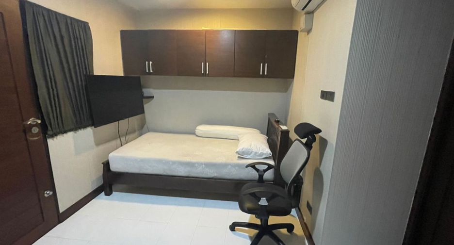 For sale 4 bedrooms condo in Khlong Toei, Bangkok