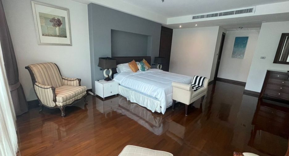 For sale 4 bedrooms condo in Khlong Toei, Bangkok