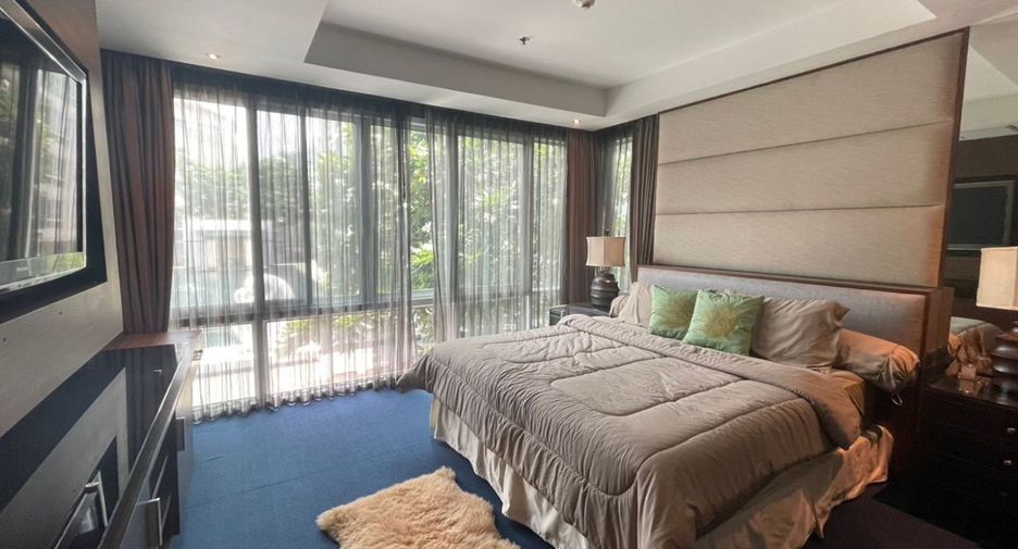 For sale 4 bedrooms condo in Khlong Toei, Bangkok
