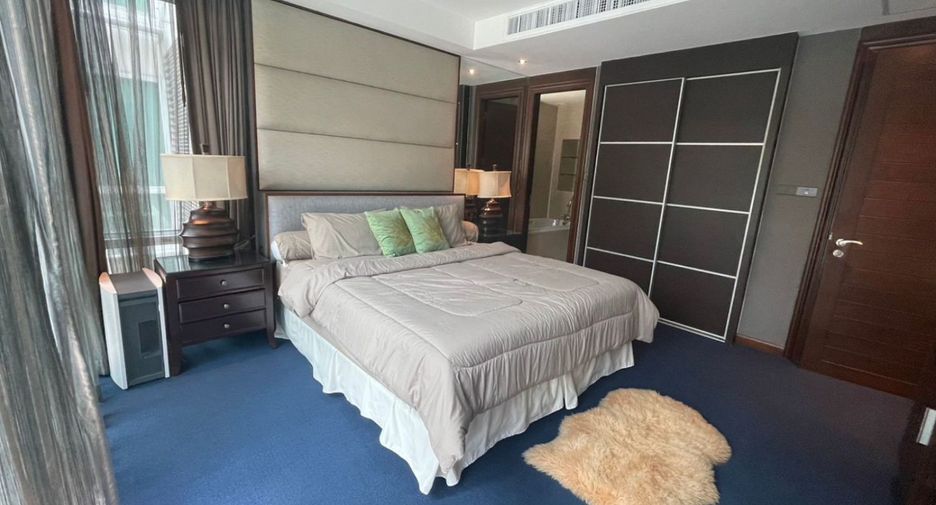 For sale 4 bedrooms condo in Khlong Toei, Bangkok