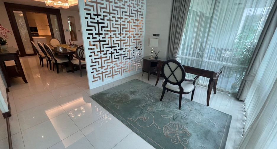 For sale 4 bedrooms condo in Khlong Toei, Bangkok