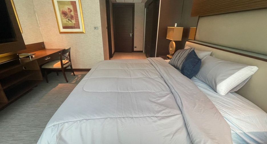 For sale 4 bedrooms condo in Khlong Toei, Bangkok