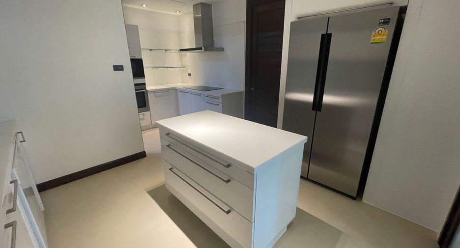 For sale 4 bedrooms condo in Khlong Toei, Bangkok