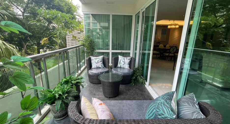 For sale 4 bedrooms condo in Khlong Toei, Bangkok